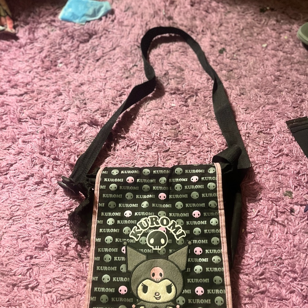 Over the shoulder Kuromi bag. (READ DESCRIPTION ‼️)